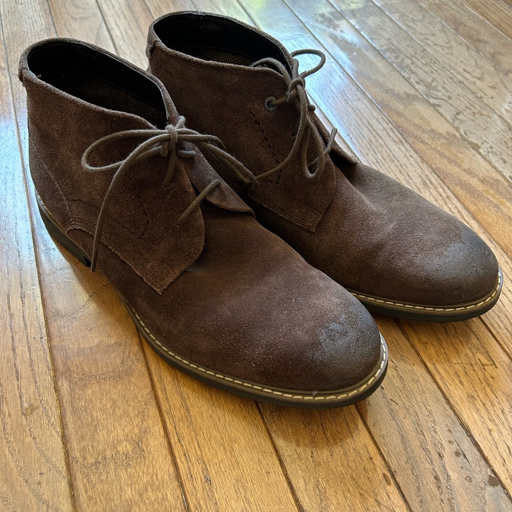 Rockport Brown Chukka Boots with Timeless Style
